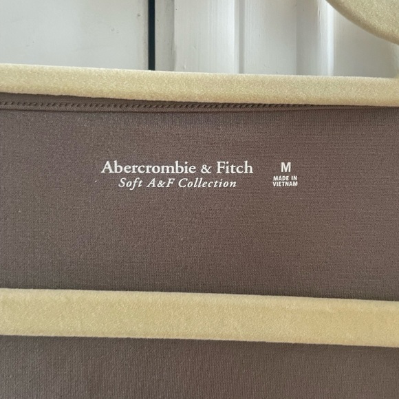 Abercrombie & Fitch Long-Sleeve Ponte Squareneck Seamed Bodysuit - Picture 3 of 3